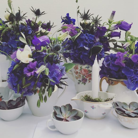 Mariage violet et blanc, Alice au Pays des Merveilles